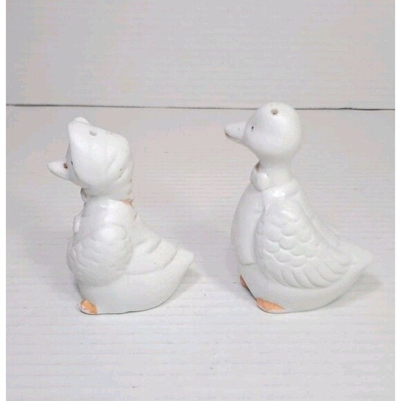 Vintage Ceramic Goose 4" Salt and Pepper Shakers Set Ma & Pa Country Kitchen - Picture 2 of 6